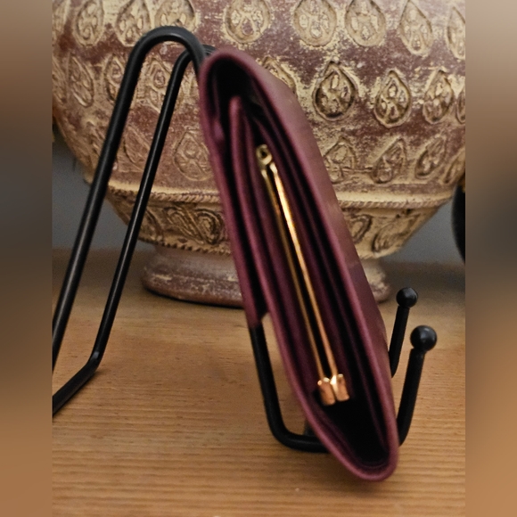 Cartier Paris Must de Cartier Bordeaux Calfskin Leather Wallet. Bifold flap. EUC - Picture 3 of 16